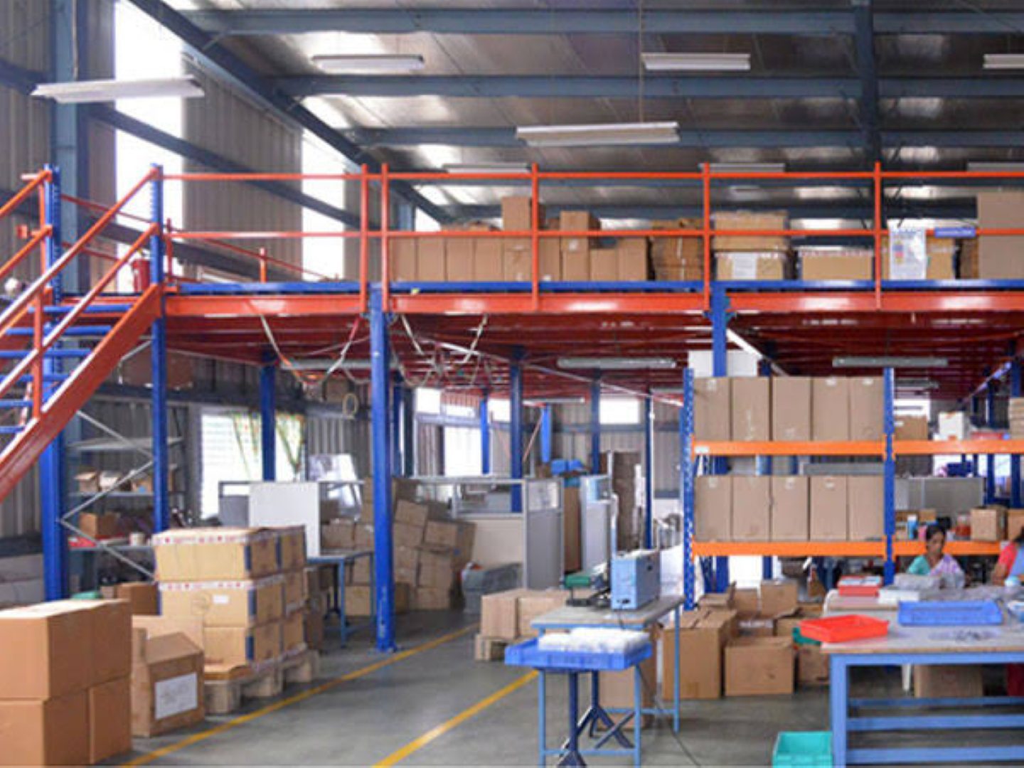 Modular Mezzanine Floors storage racks solution